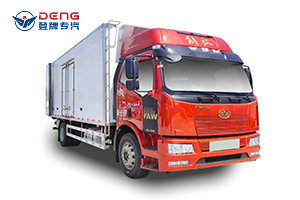 解放J6L高頂雙臥6.8米冷藏車(chē)